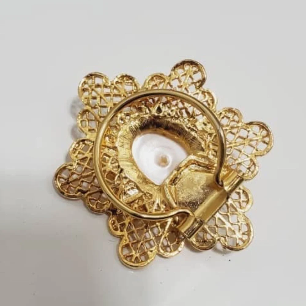 Vintage Gold Tone and Faux Pearl Modern Flower Design Brooch Lapel Pin, Estate🌴